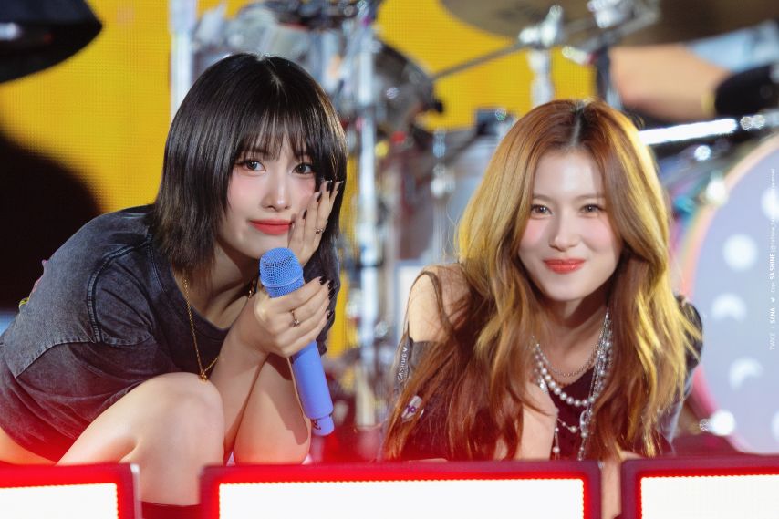 사나 모모 트와이스 250418