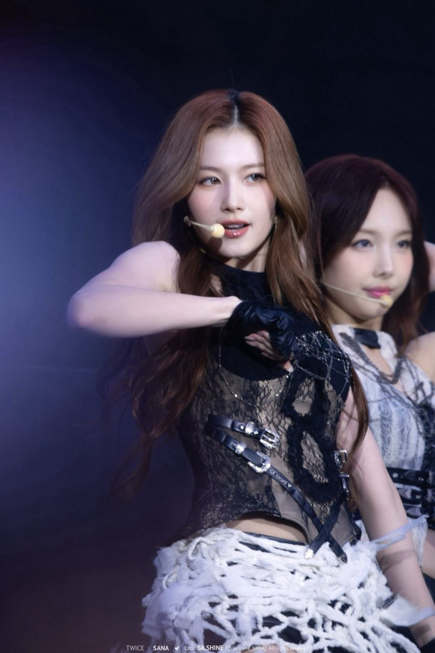 사나 트와이스 250418