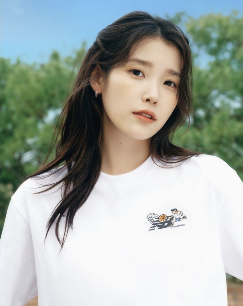 아이유 뉴발란스 및 이브자리 우리은행 제이에스티나 생일 축하