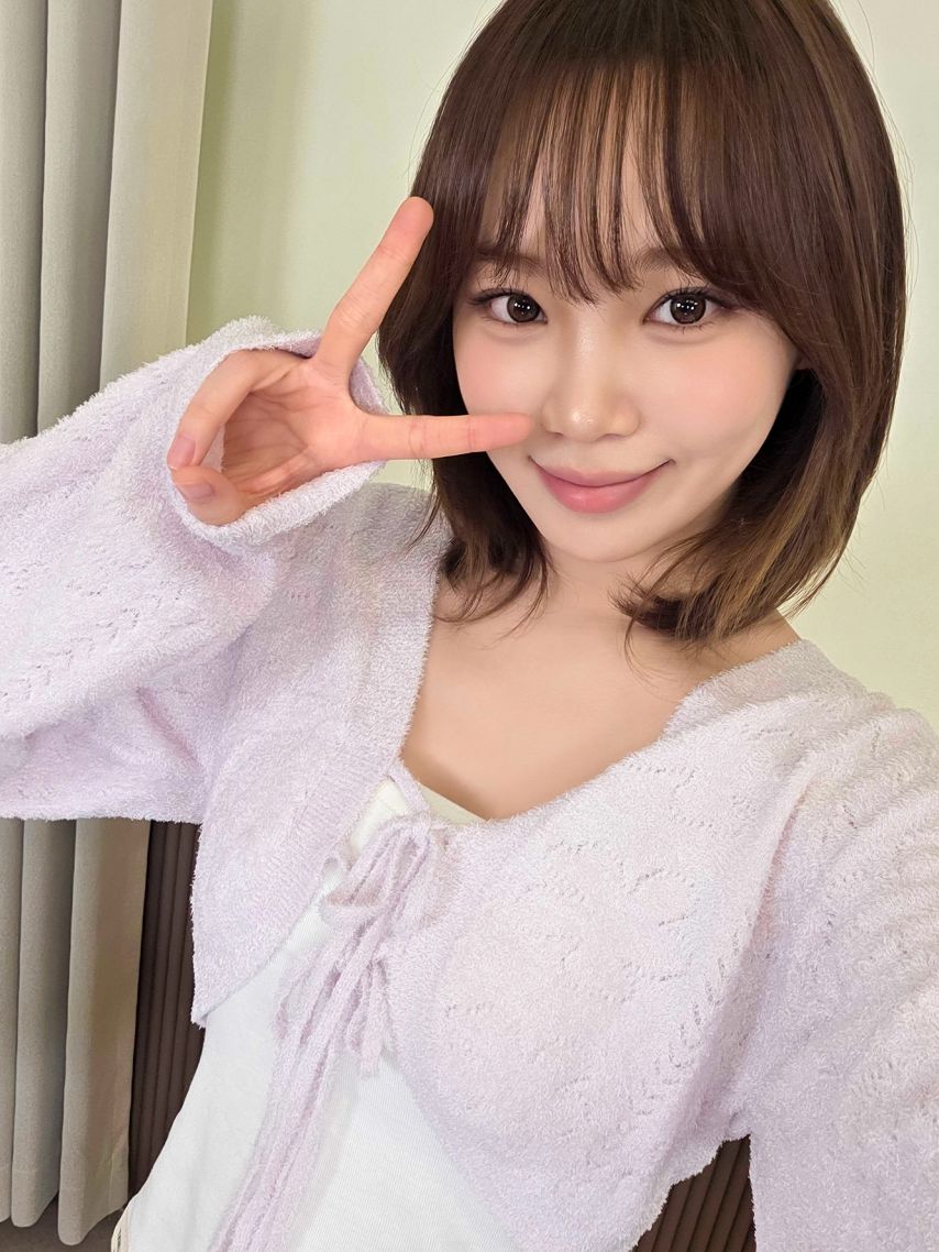 르세라핌 김채원,사쿠라 _ 김채원 W