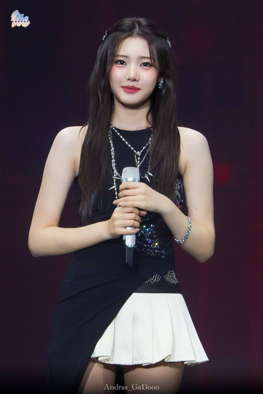 베이비몬스터 로라