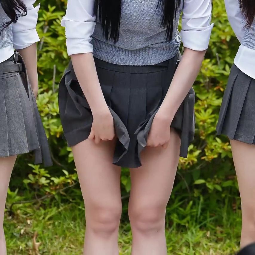 tripleS 채연 사람들 앞에서 속바지 재정비.mp