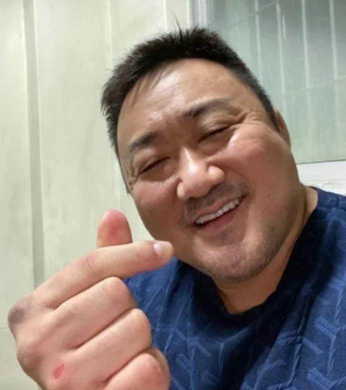 체크스커트 턴 검정 속바지 에이핑크 윤보미