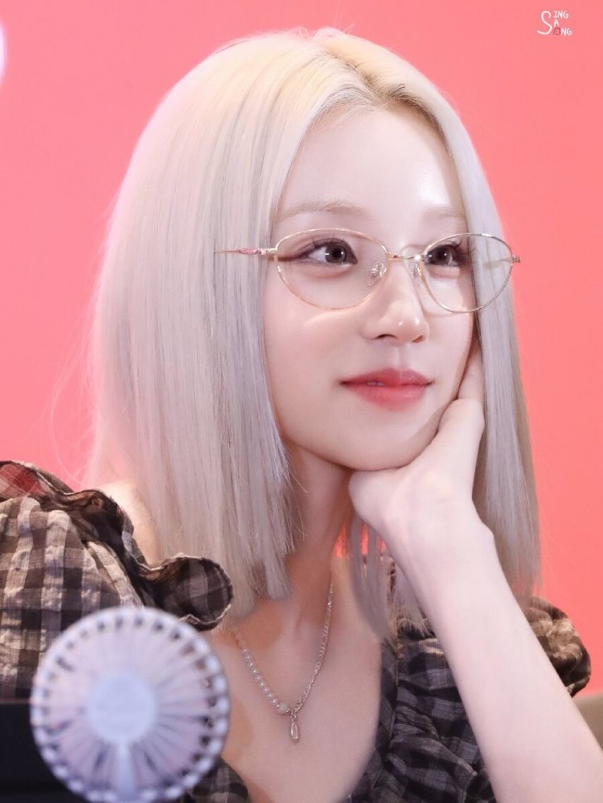 여자아이들 우기