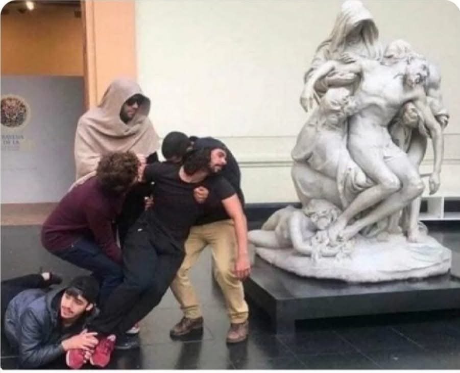 남자들이 미술관에서 쫓겨나는 이유