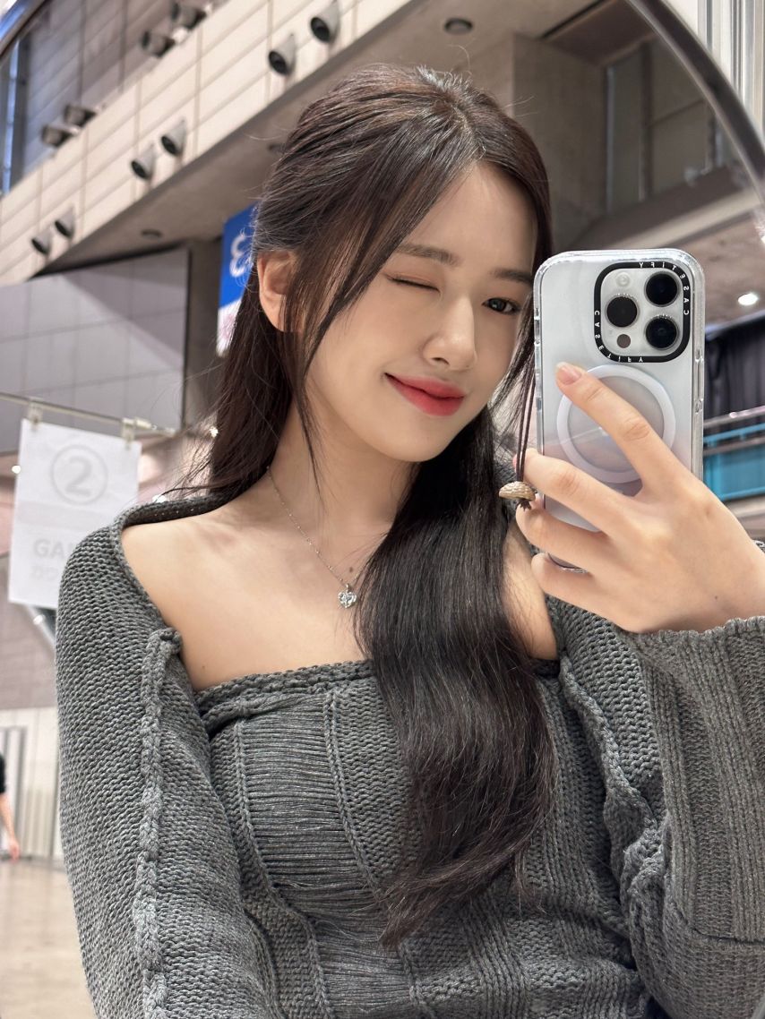 셀카찍는 아이브 안유진