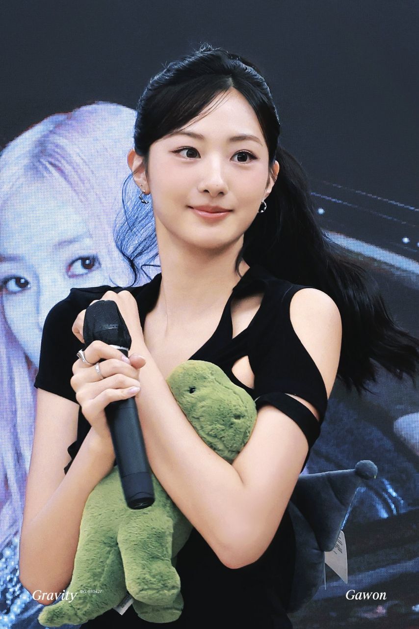 어제자 팬싸인회 그룹 미야오(MEOVV) 가원.JPG