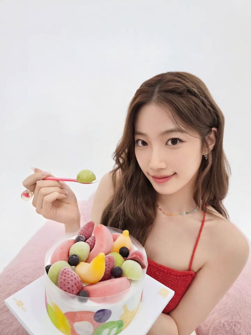 르세라핌 카즈하,홍은채