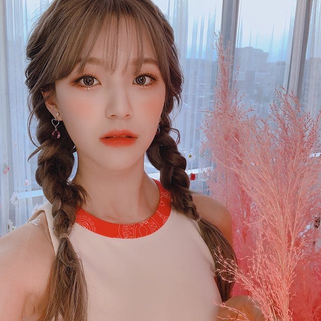 프로미스나인 백지헌