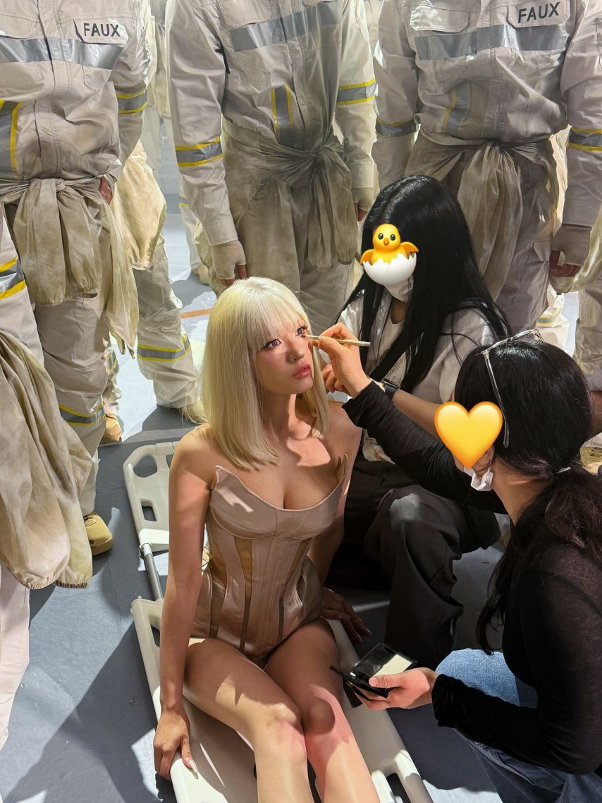 쭉뻗은 각선미 전소미 뮤비 비하인드