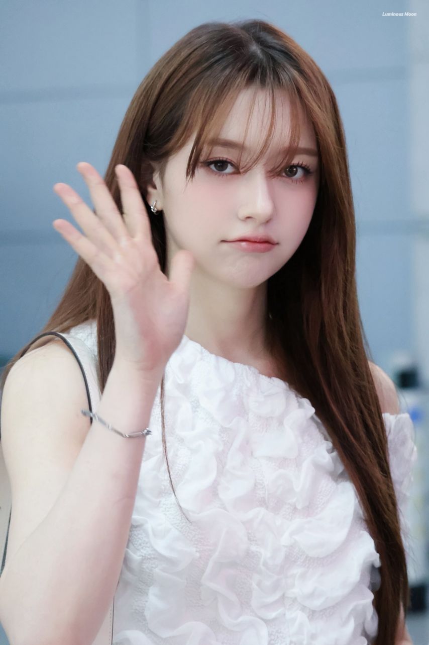 피프티피프티 문샤넬