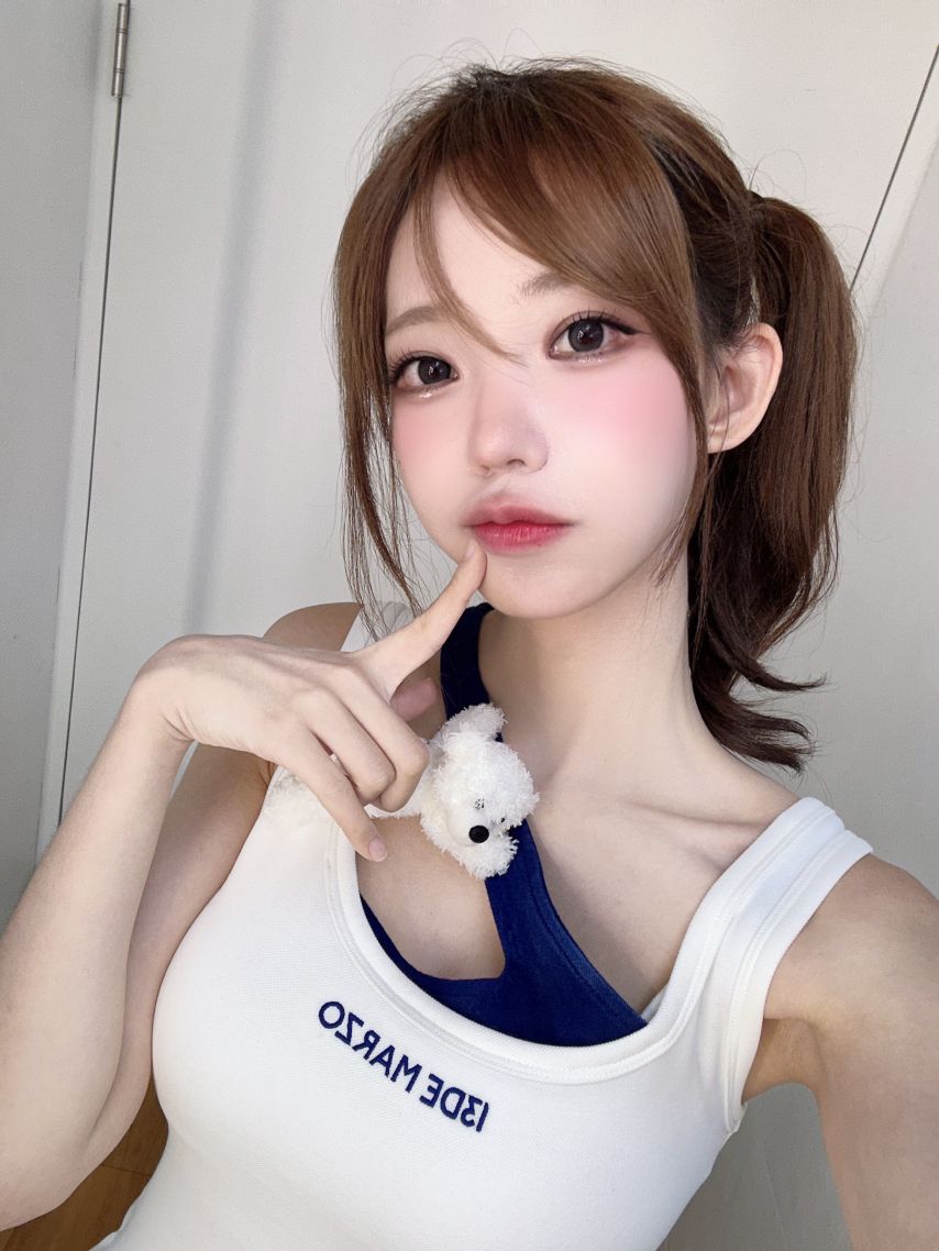 qwer 마젠타, 시연