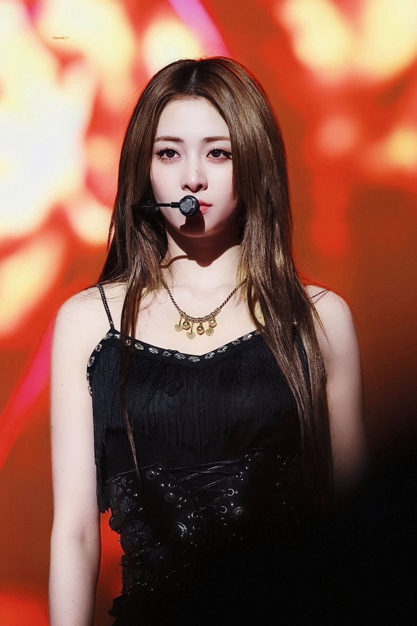 르세라핌 허윤진