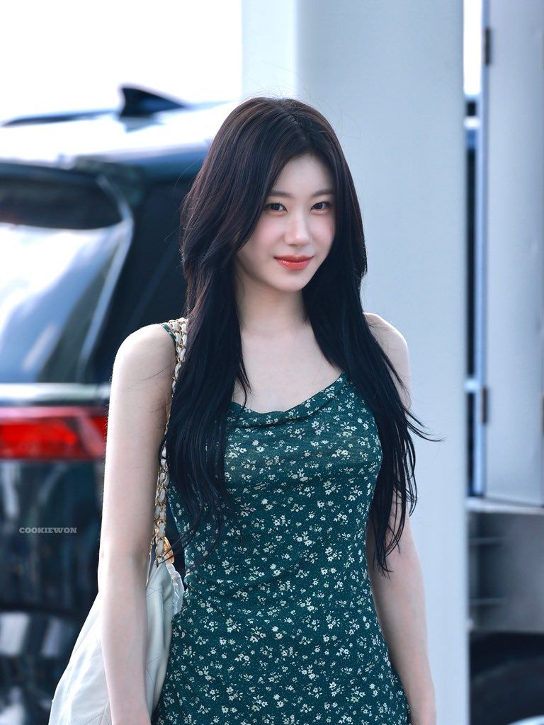 오늘자 있지(ITZY) 채령 출국.jpg