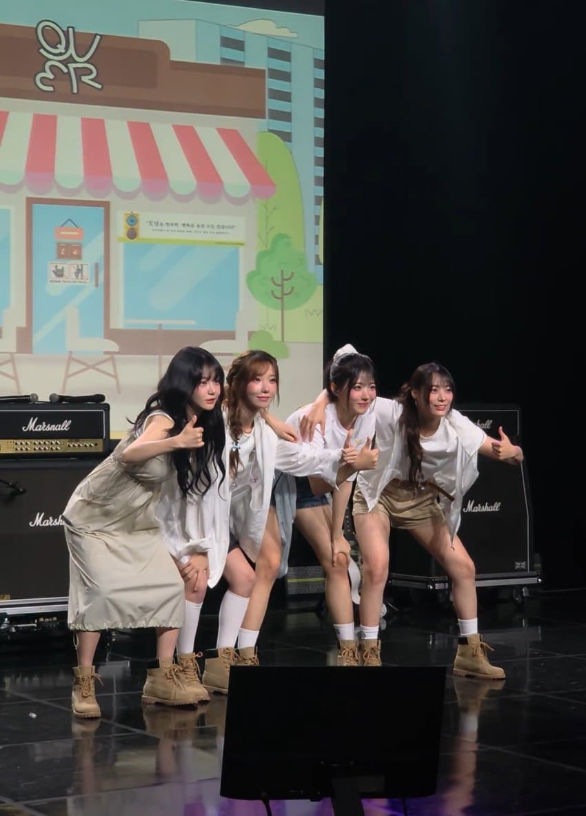 QWER 축구회 ㅋㅋㅋ