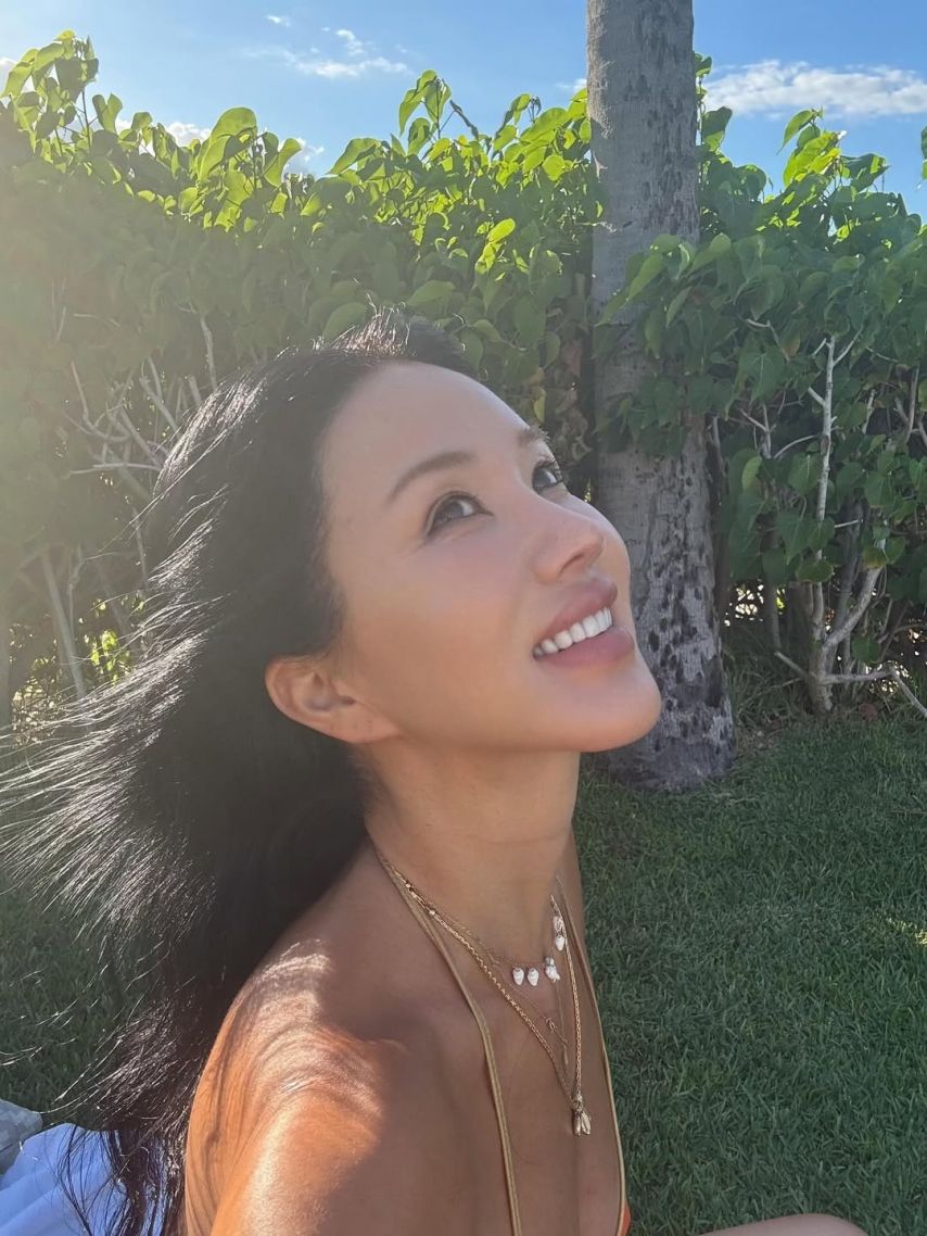 선탠하는 엄정화