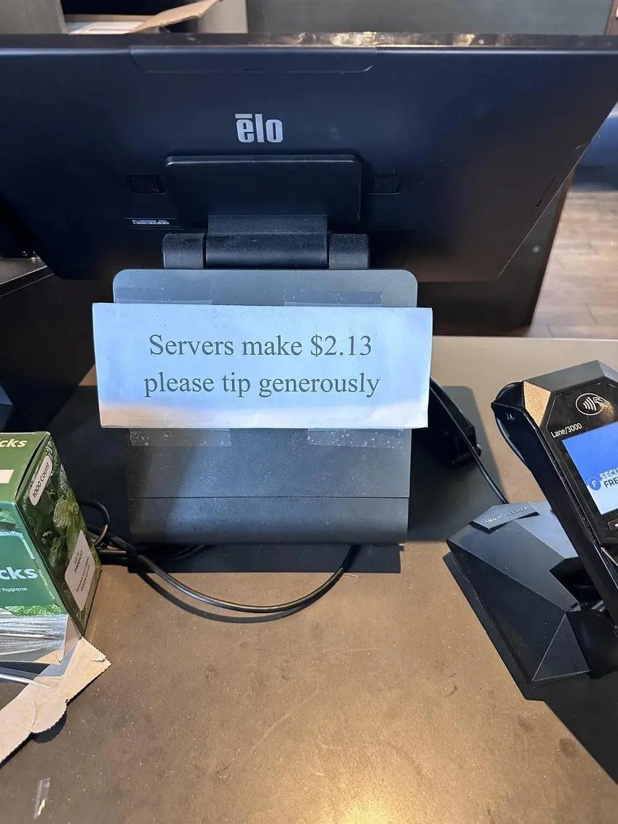 ??? "직원들은 시급 2.13달러를 벌고있습니다."