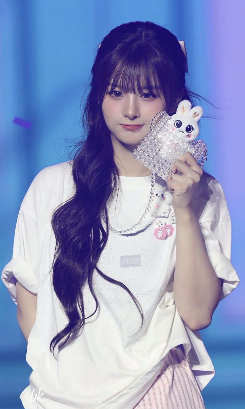 엔믹스 설윤 청순한 미모.jpg