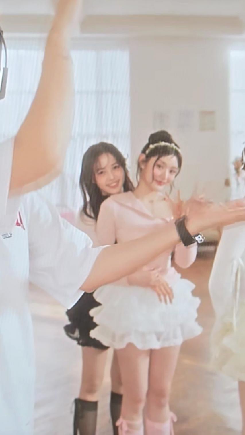 피프티피프티 아테나, 하나