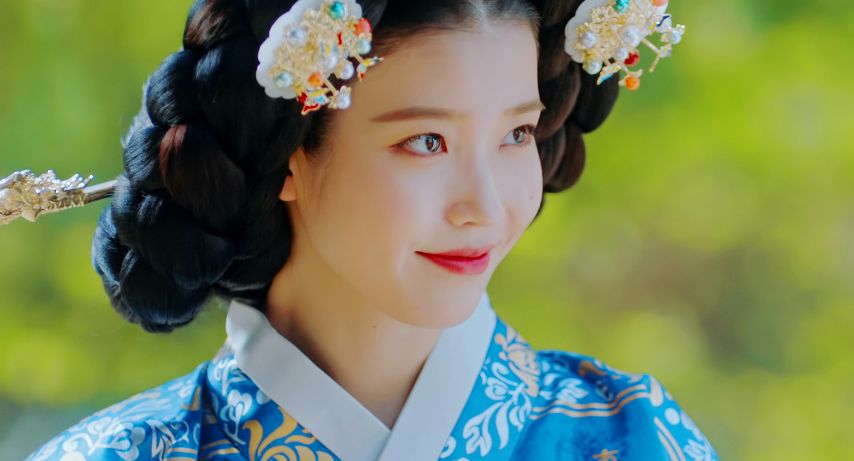 호텔 델루나 한복 입은 장만월 아이유 . JPGIF