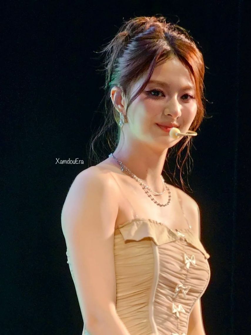 프로미스나인 이나경