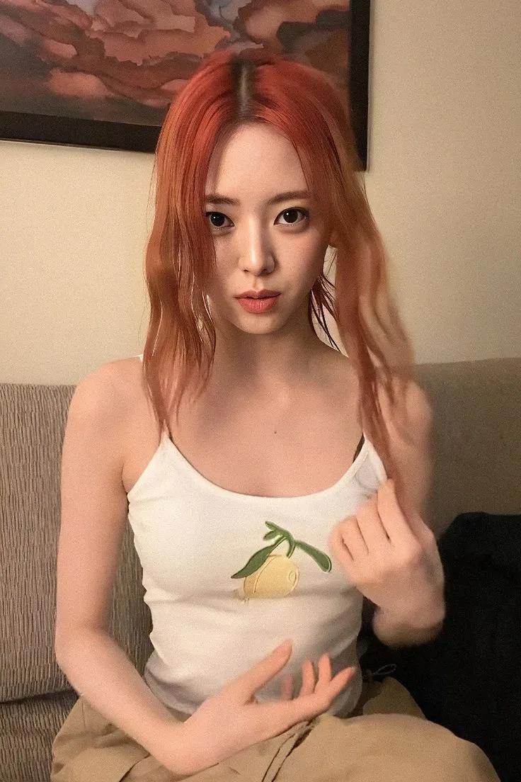 레몬 끈나시 입은 있지 유나