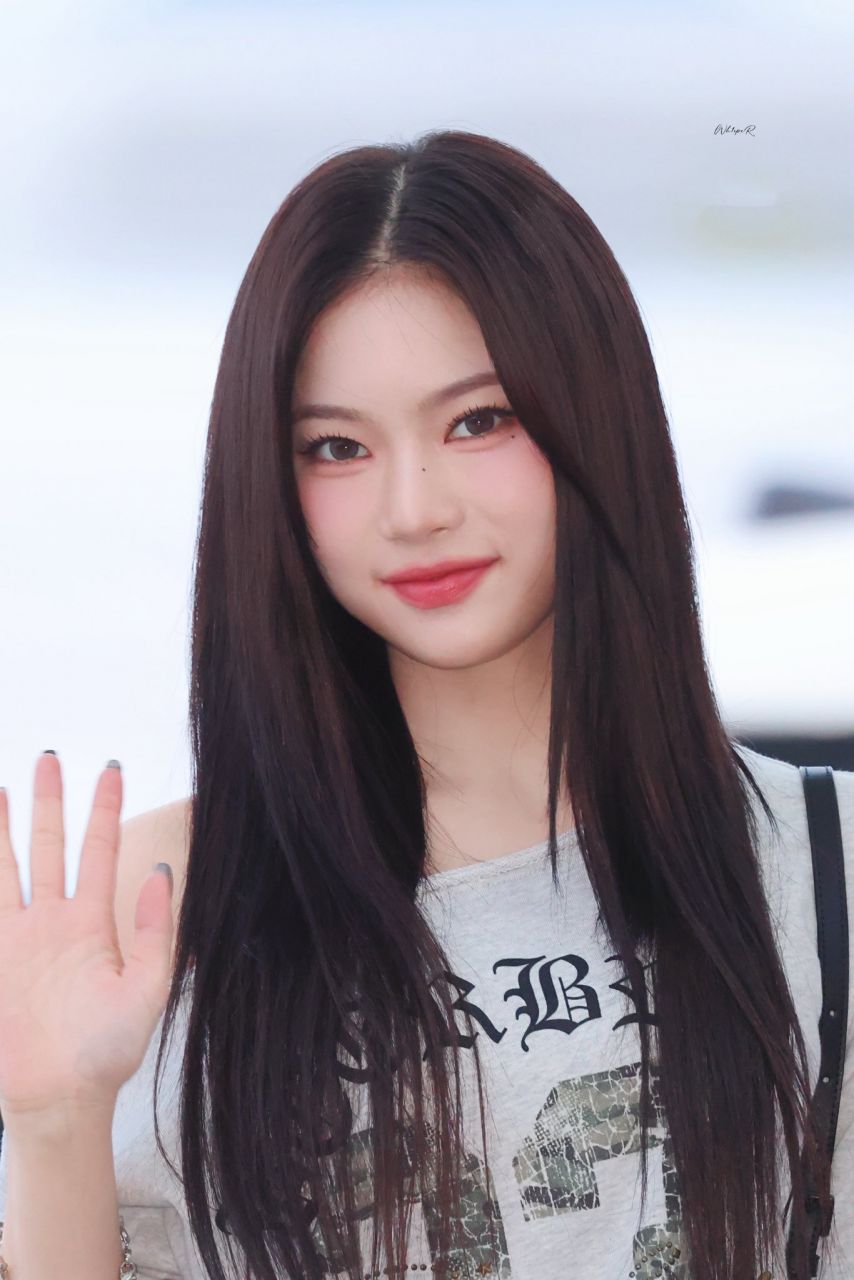 오늘 출국 아이사 (스테이씨)