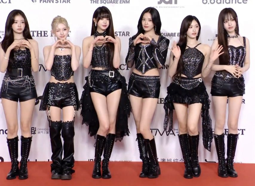 레드카펫 입장하는 아이브 멤버들 미모와 피지컬