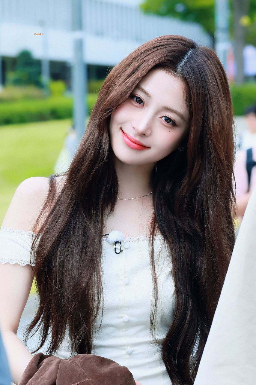 르세라핌 허윤진