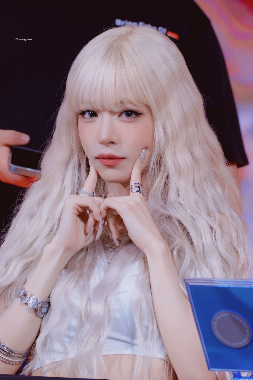 프로미스나인 이채영