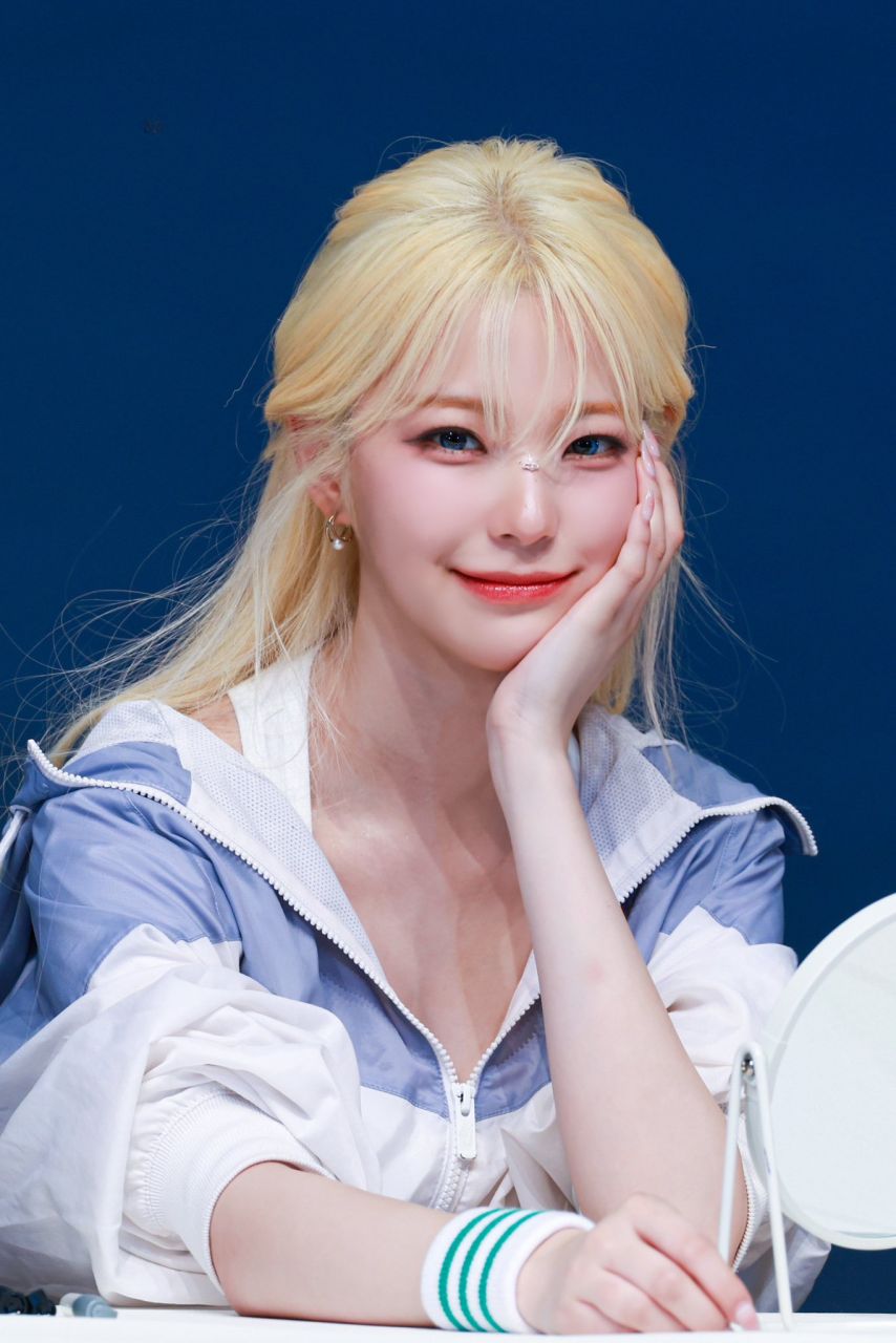 프로미스나인 백지헌