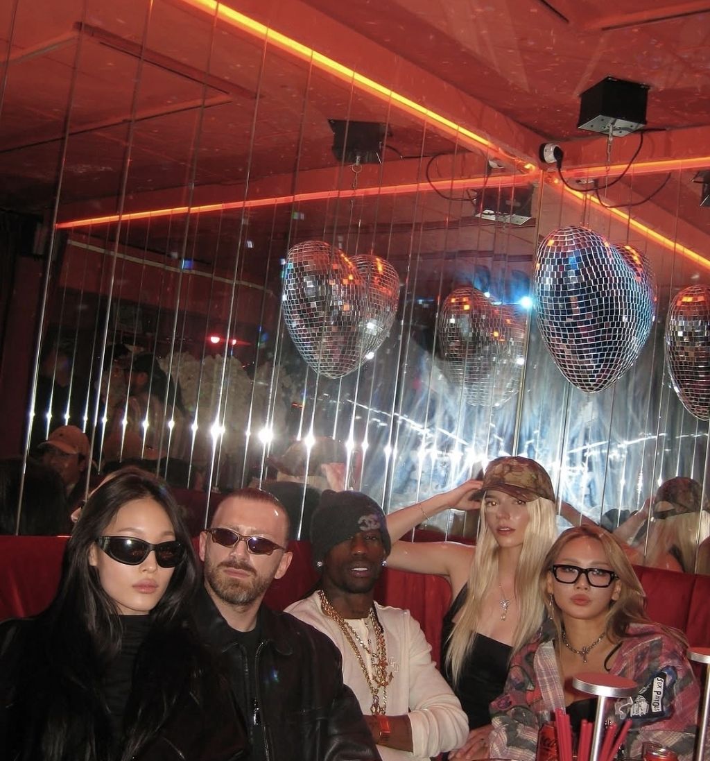 재벌 포스 발산하는 신세계 그룹 장녀 애니.jpg