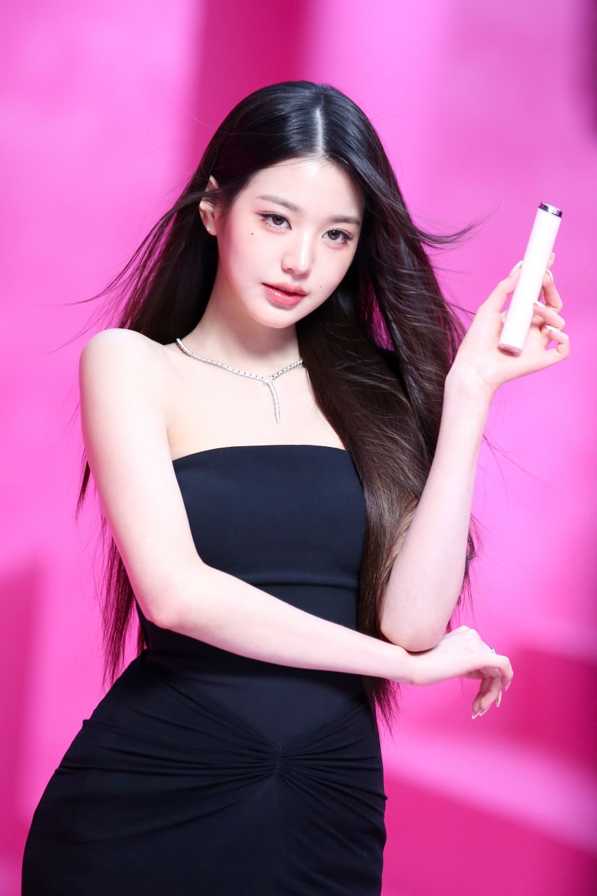 아이브 장원영 X ‘medicube AGE-R’ 광고 촬영 현장 비하인드