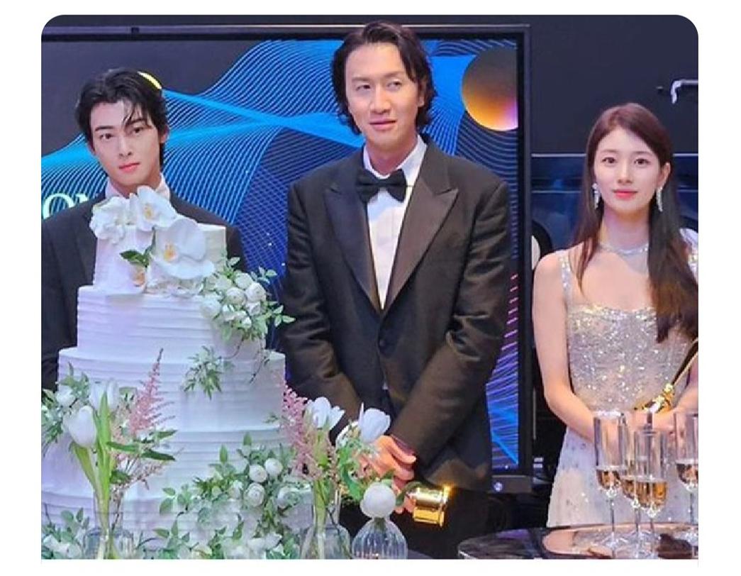 차은우와 수지 사이에 낀 이광수 ㅋㅋ