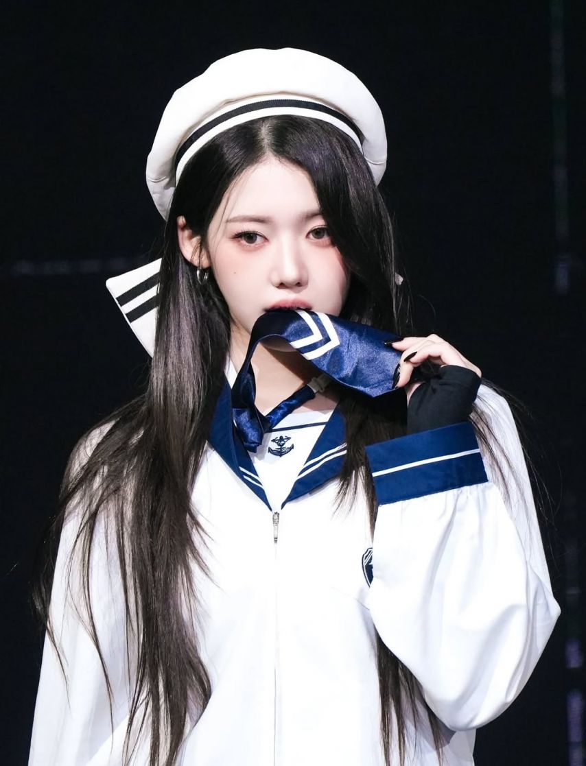 BABYMONSTER (베이비몬스터) 로라