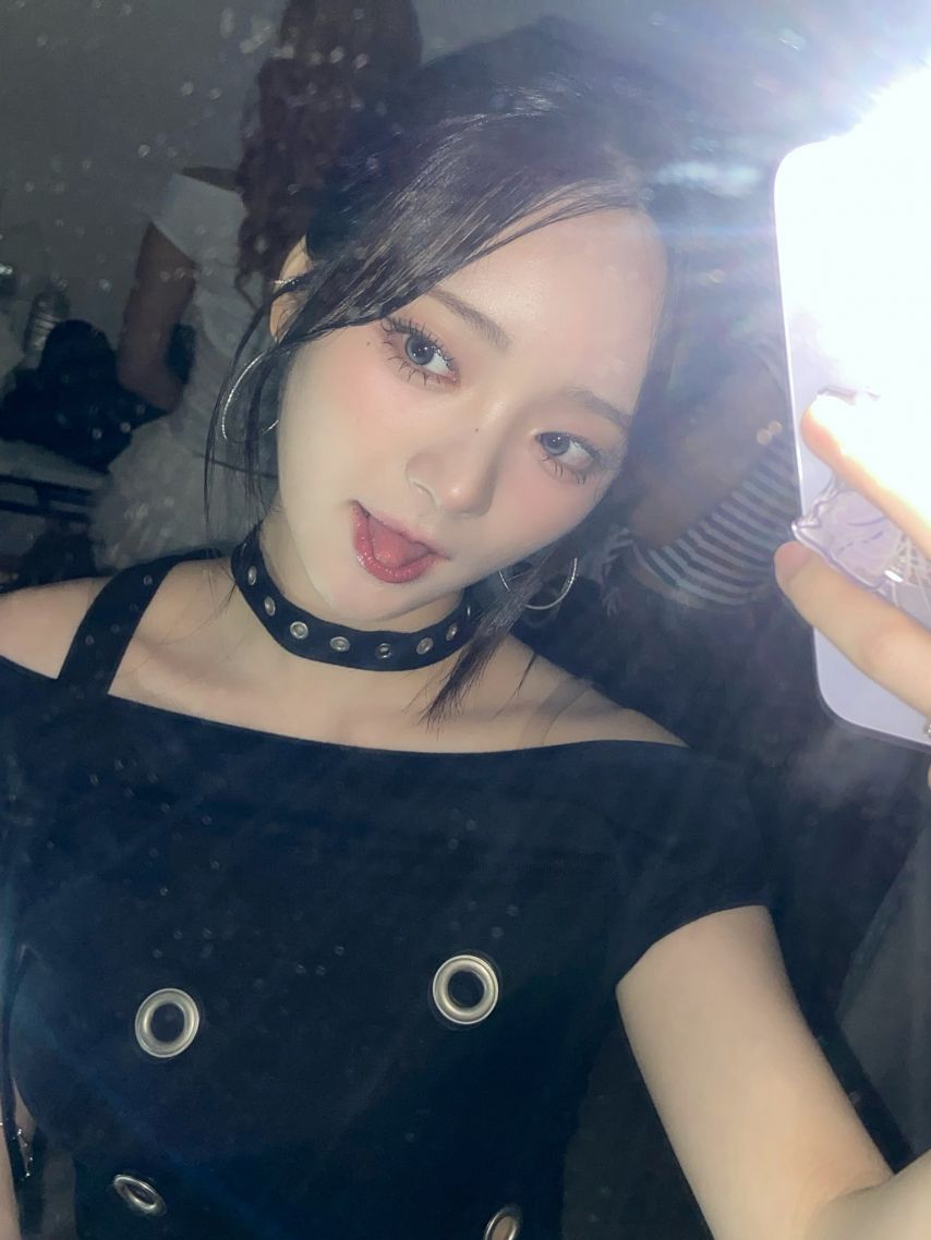 아이칠린 이지, 지윤