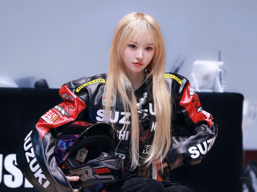 금발로 변신한 아일릿 모카