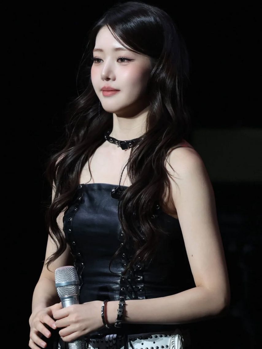 BABYMONSTER (베이비몬스터) 로라