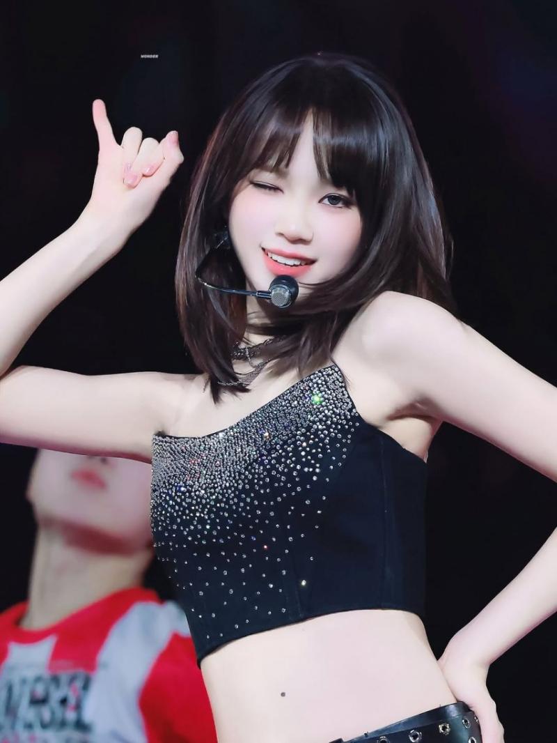 LE SSERAFIM (르세라핌) 김채원