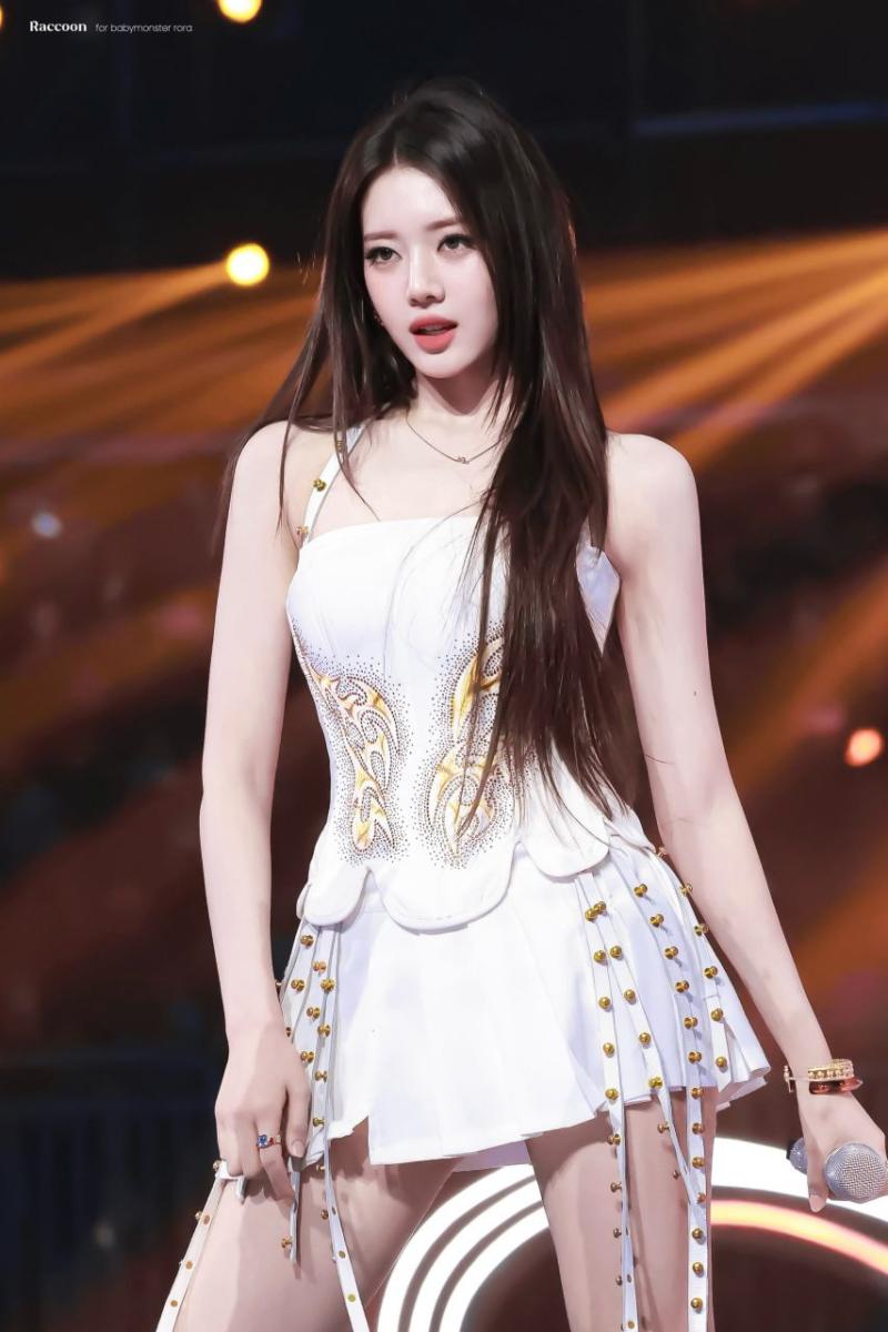 베이비몬스터 로라