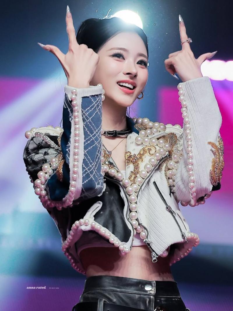 MEOVV (미야오) 안나