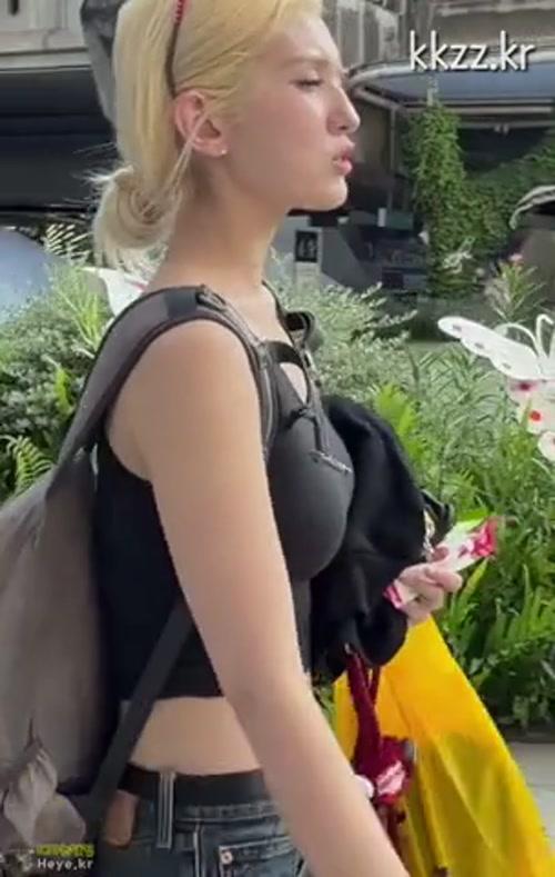 스마트폰 크로스백 전소미