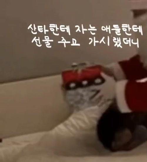 망한 AI 산타 모음