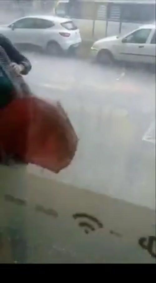 긴급 피난민을 받아주는 가게