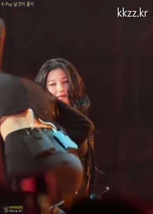 오피스룩 자태 프로미스나인 이채영