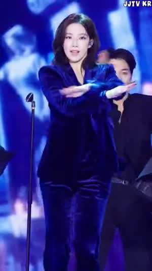 르세라핌 카즈하 잘생쁨 벨벳 정장 슈트