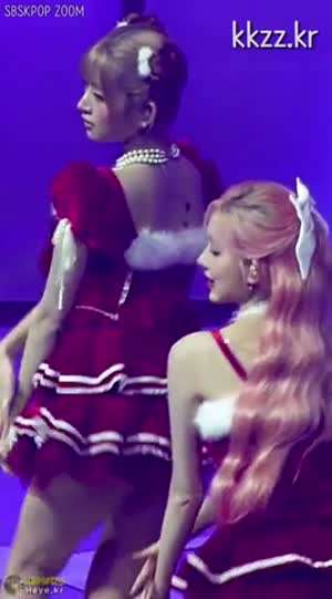 산타 옷 입은 아이브 레이