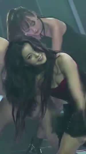 빨간 반짝이 코르셋 엔믹스 규진 몽실 가슴골 배꼽.mp4