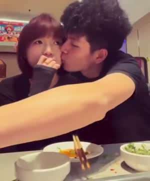 귀엽네 하는 짓들이 ㅎㅎㅎ