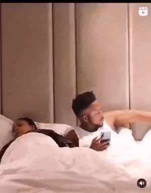 와이프 몰래 폰볼때